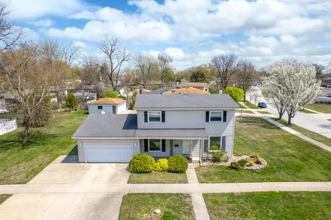 9235 White Oak Ave, Munster, IN 46321