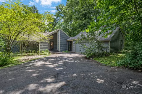 7 Vista Ridge Dr, Galena, IL 61036