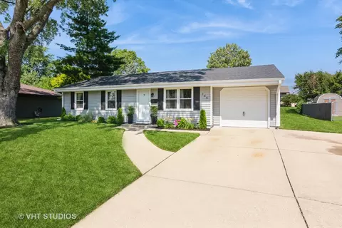 206 W Hartford Dr, Schaumburg, IL 60193