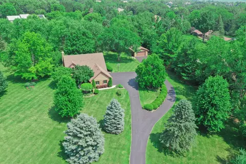 1815 Vineyard Ln, Spring Grove, IL 60081