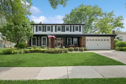 1515 E Waverly Dr, Arlington Heights, IL 60004