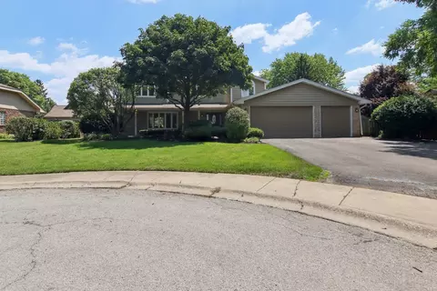10215 S 87th Ct, Palos Hills, IL 60465