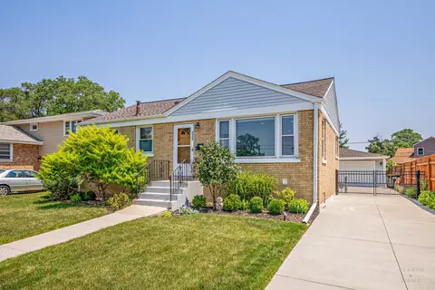 4429 Scott St, Schiller Park, IL 60176