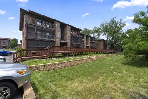 15141 Quail Hollow Dr #106, Orland Park, IL 60462