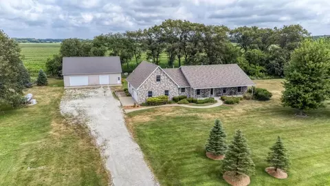 12571 W 3000 N Rd, Bonfield, IL 60913