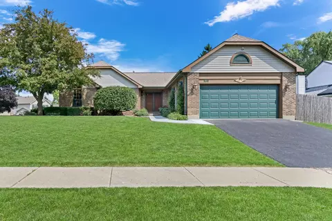 1925 Oaktree Trl, Lake Villa, IL 60046