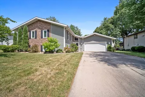 204 Collins Dr, Normal, IL 61761