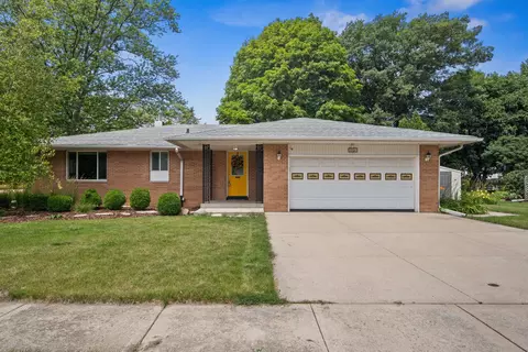 1701 Judy Ln, Dekalb, IL 60115
