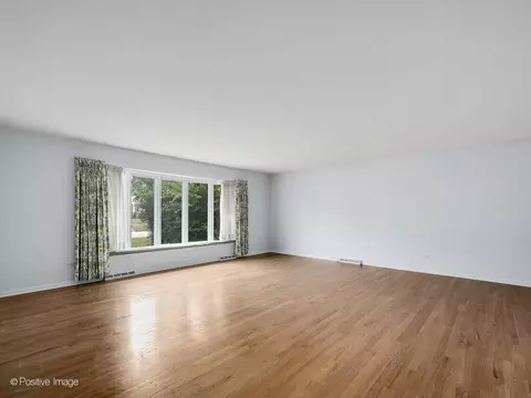 1106 E North Path, Wheaton, IL 60187 photo 3