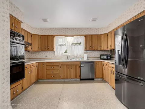 1106 E North Path, Wheaton, IL 60187 photo 7