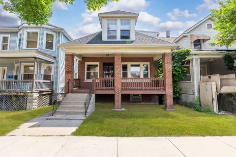 7807 S Burnham Ave, Chicago, IL 60649