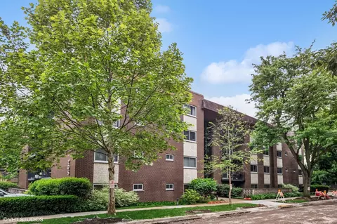 205 Ridge Rd #204, Wilmette, IL 60091