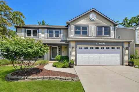 27 W098 Walnut Dr, Winfield, IL 60190