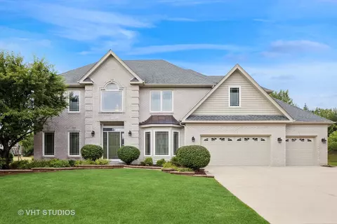 2249 Kenyon Ct, Aurora, IL 60502