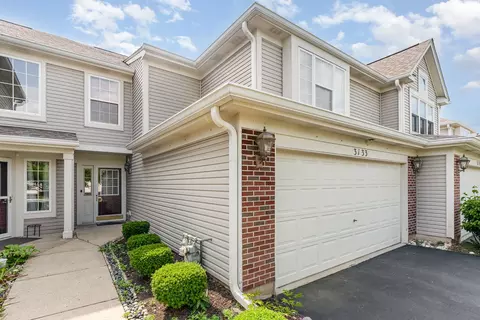 3133 Reflection Dr, Naperville, IL 60564 photo 2