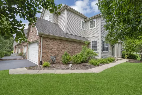 1850 Maureen Dr, Hoffman Estates, IL 60192
