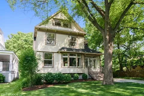 177 Scottswood Rd, Riverside, IL 60546