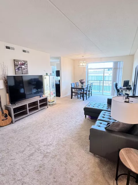656 Pearson St #512C, Des Plaines, IL 60016 photo 5