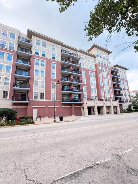 656 Pearson St #512C, Des Plaines, IL 60016