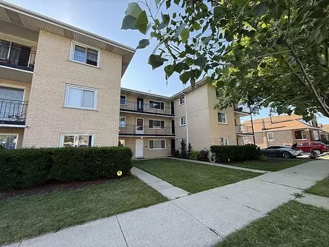 5925 W Montrose Ave #3C, Chicago, IL 60634