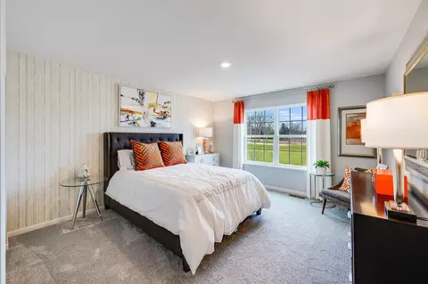 Bedroom - 2895 Killarny Dr, Elgin, IL 60124 photo 3 of 5