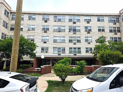 6040 N Troy St #306, Chicago, IL 60659