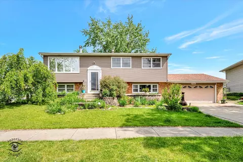7707 Bristol Ln, Tinley Park, IL 60477