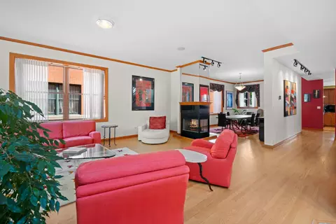 925 E 49th St, Chicago, IL 60615 photo 8