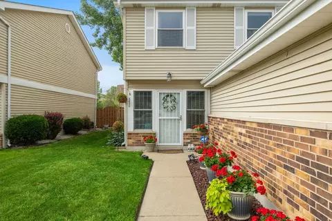2626 E Martha Pl, Burnham, IL 60633 photo 2