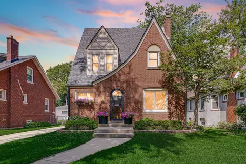 Exterior - 9146 S Hamilton Ave, Chicago, IL 60643 photo 2 of 7