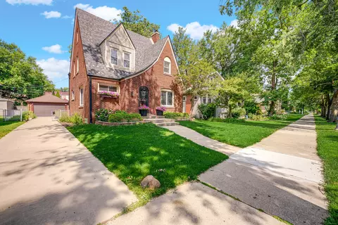 Exterior - 9146 S Hamilton Ave, Chicago, IL 60643 photo 3 of 7
