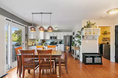 105 Devonshire Dr, Dekalb, IL 60115 photo 8