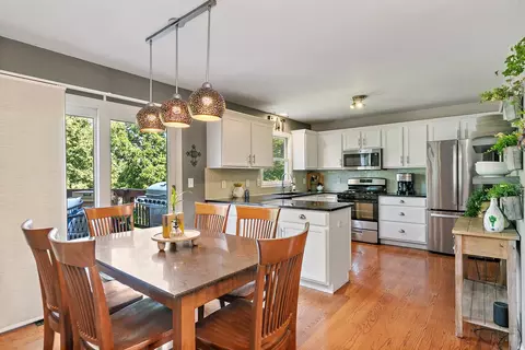 105 Devonshire Dr, Dekalb, IL 60115 photo 9