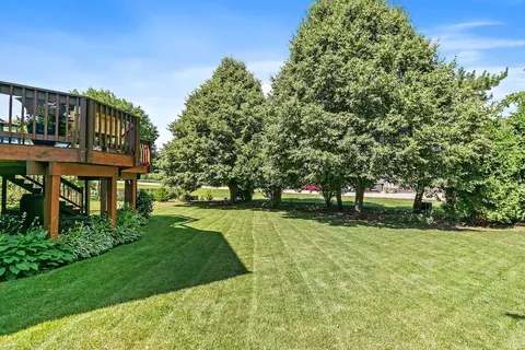 105 Devonshire Dr, Dekalb, IL 60115 photo 31