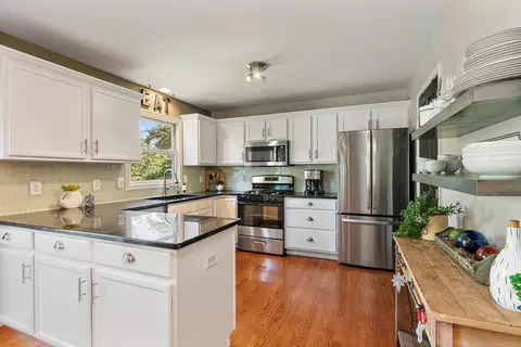 105 Devonshire Dr, Dekalb, IL 60115 photo 10