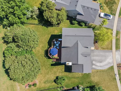 105 Devonshire Dr, Dekalb, IL 60115 photo 39