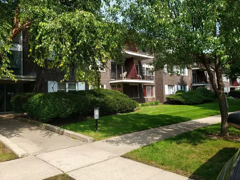 8710 Skokie Blvd #1A, Skokie, IL 60077