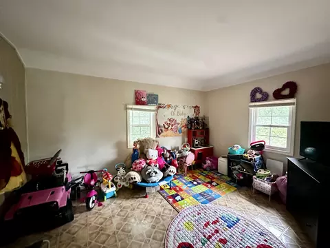 Bedroom - 39 Leonard St, Elgin, IL 60123 photo 9 of 10
