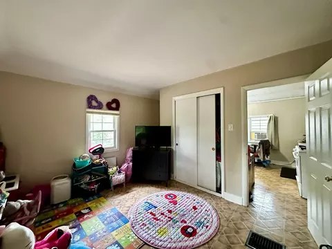Bedroom - 39 Leonard St, Elgin, IL 60123 photo 10 of 10