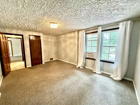 Bedroom - 39 Leonard St, Elgin, IL 60123 photo 1 of 10