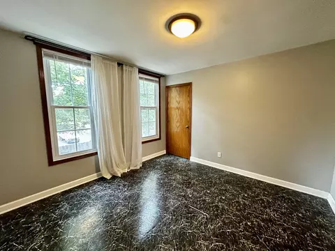 Bedroom - 39 Leonard St, Elgin, IL 60123 photo 4 of 10