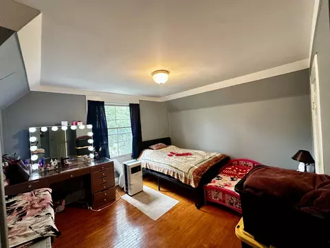 Bedroom - 39 Leonard St, Elgin, IL 60123 photo 6 of 10