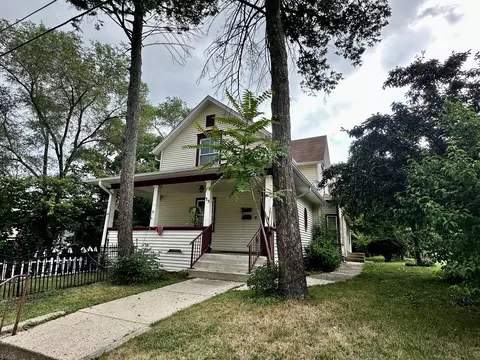 Exterior - 39 Leonard St, Elgin, IL 60123 photo 1 of 4