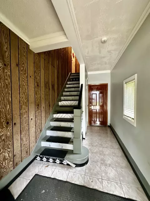 Entry Way - 39 Leonard St, Elgin, IL 60123 photo 1 of 1