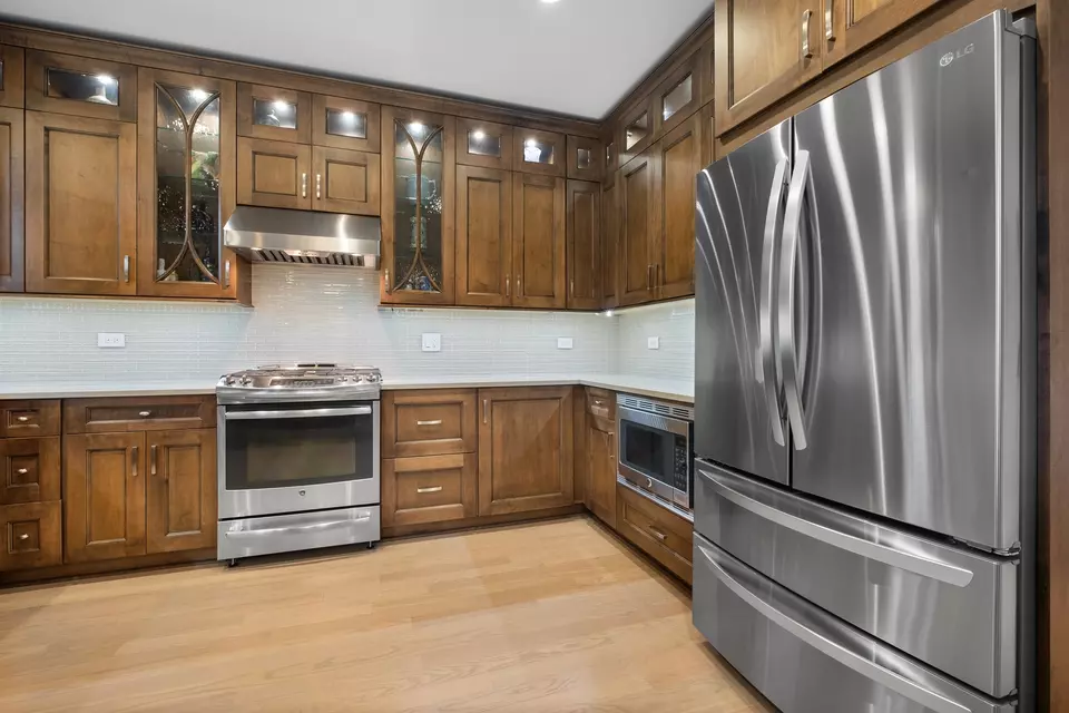 Kitchen - 4316 W Summerdale Ave, Chicago, IL 60630 photo 3 of 4