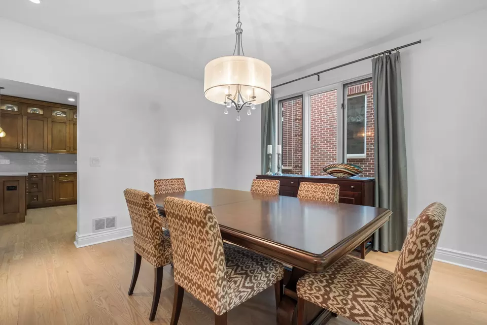Dining - 4316 W Summerdale Ave, Chicago, IL 60630 photo 3 of 7