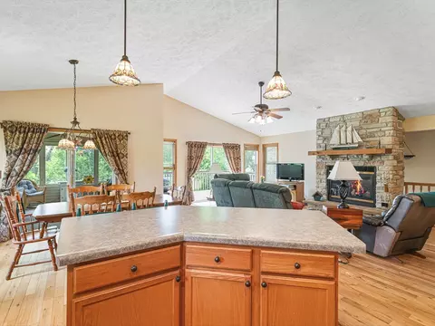 1375 Coven Cir, Davis, IL 61019 photo 12