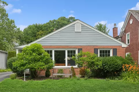 72 Atteridge Rd, Lake Forest, IL 60045 photo 2
