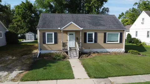 240 E 3rd Ave, Clifton, IL 60927