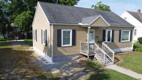 240 E 3rd Ave, Clifton, IL 60927 photo 2
